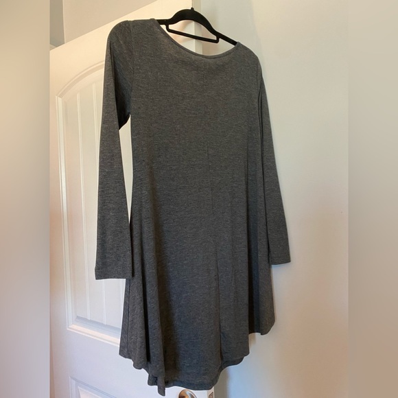 Grey Tunic Dress. V-Neck. Medium - Picture 2 of 3